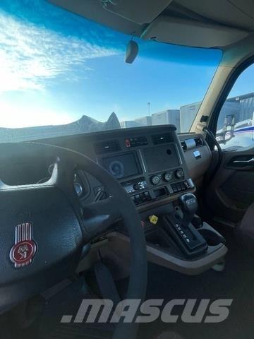 Kenworth T680 وحدات الجر