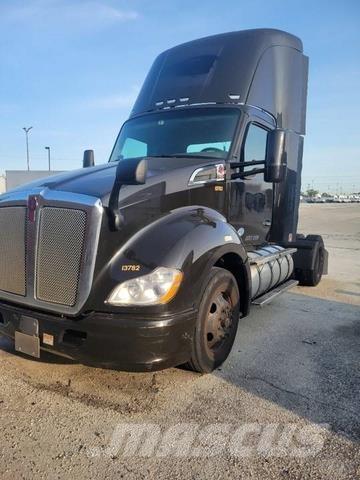 Kenworth T680 وحدات الجر