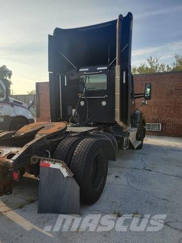 Kenworth T680 وحدات الجر