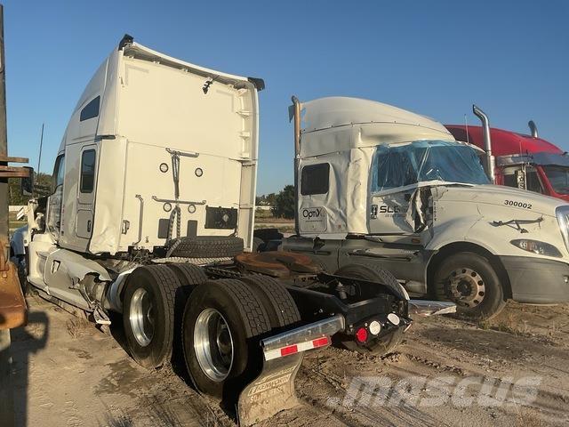 Kenworth T680 وحدات الجر