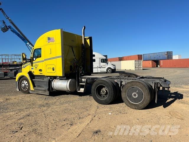 Kenworth T680 وحدات الجر