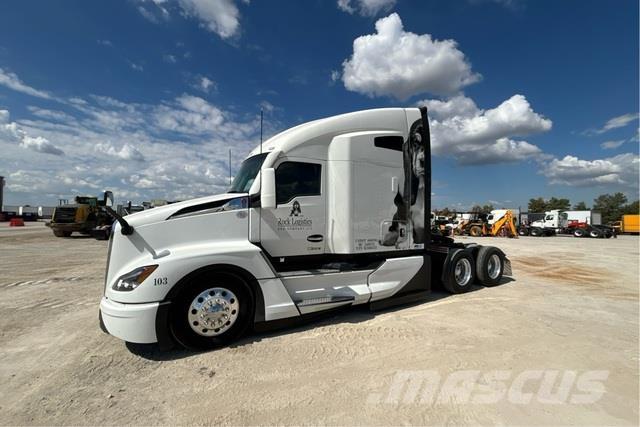 Kenworth T680 وحدات الجر
