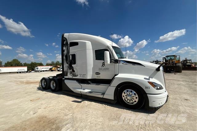 Kenworth T680 وحدات الجر