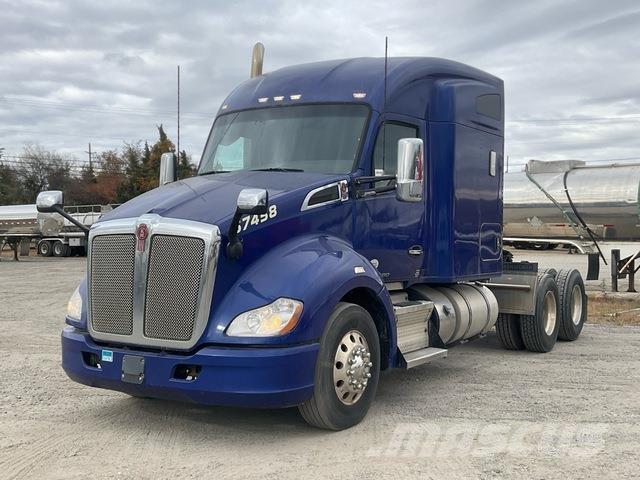 Kenworth T680 وحدات الجر