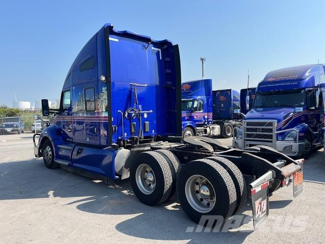Kenworth T680 وحدات الجر