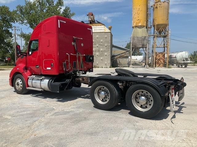Kenworth T680 وحدات الجر