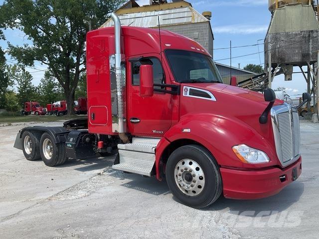 Kenworth T680 وحدات الجر