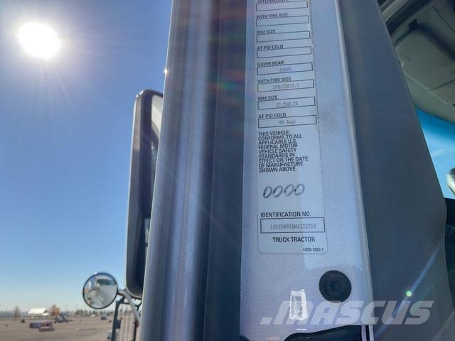 Kenworth T680 وحدات الجر