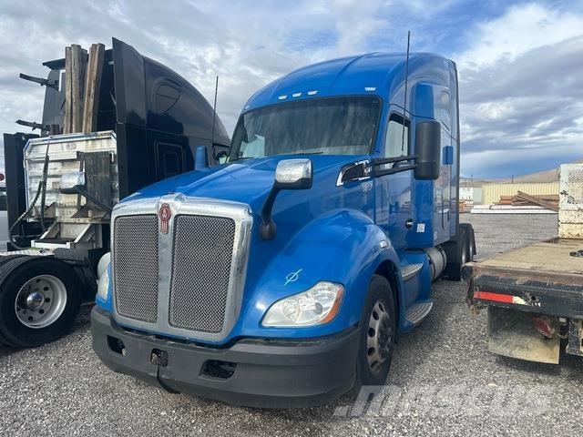 Kenworth T680 وحدات الجر