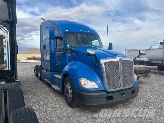 Kenworth T680 وحدات الجر