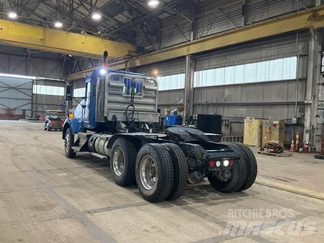 Kenworth T800 وحدات الجر