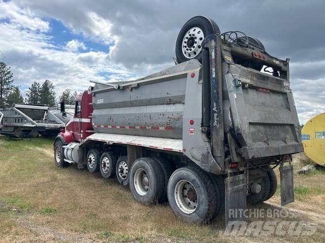 Kenworth T800 شاحنات قلابة
