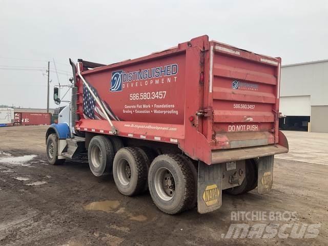 Kenworth T800 شاحنات قلابة