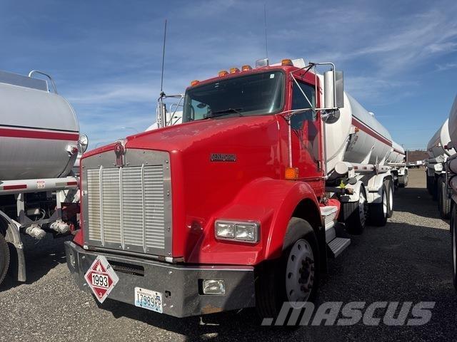 Kenworth T800 شاحنات ذات صهاريج