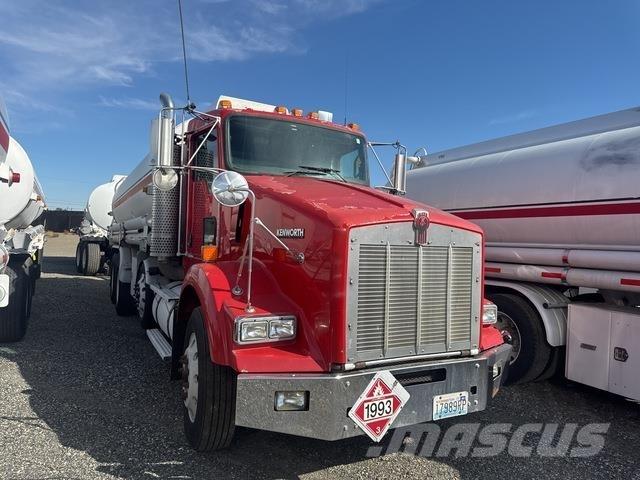 Kenworth T800 شاحنات ذات صهاريج