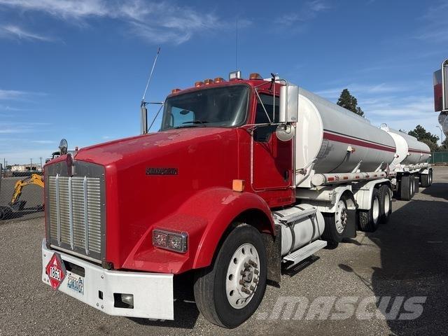 Kenworth T800 شاحنات ذات صهاريج