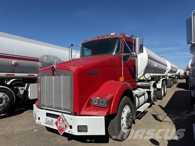 Kenworth T800 شاحنات ذات صهاريج