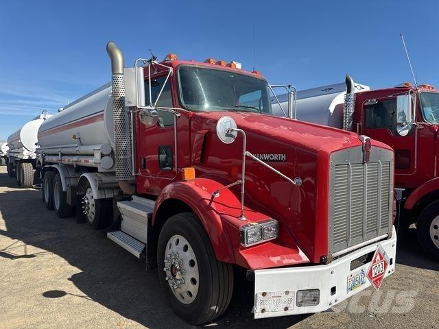 Kenworth T800 شاحنات ذات صهاريج
