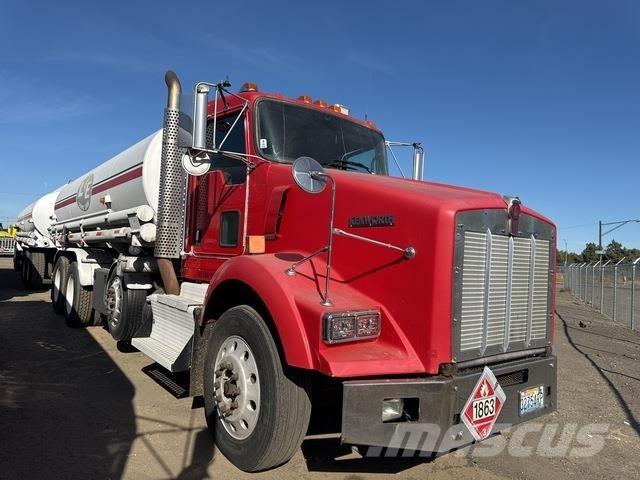 Kenworth T800 شاحنات ذات صهاريج