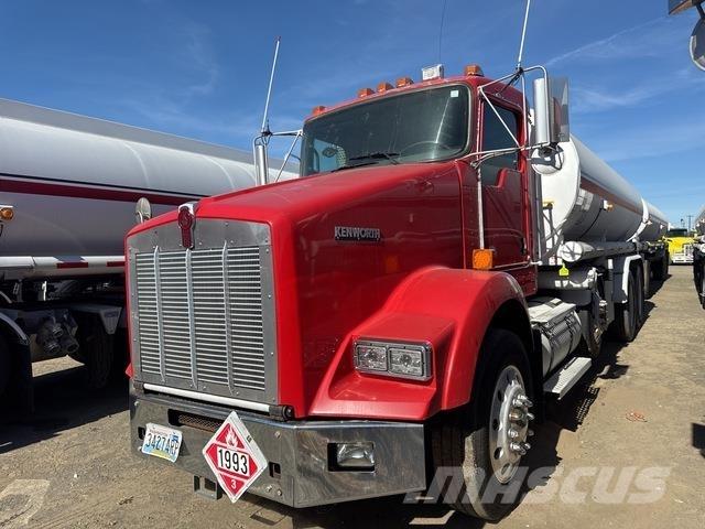 Kenworth T800 شاحنات ذات صهاريج