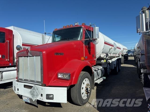 Kenworth T800 شاحنات ذات صهاريج