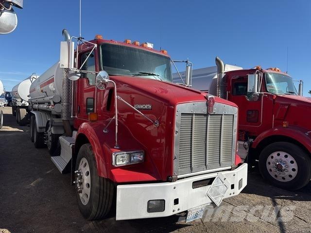 Kenworth T800 شاحنات ذات صهاريج