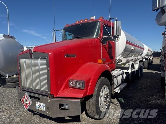 Kenworth T800 شاحنات ذات صهاريج