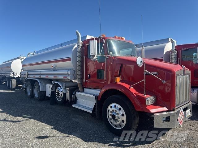 Kenworth T800 شاحنات ذات صهاريج