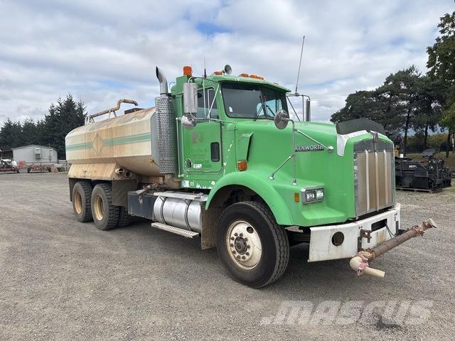 Kenworth T800 صهاريج مياه