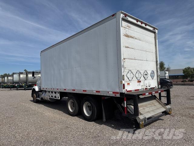 Kenworth T800 شاحنات ذات هيكل صندوقي