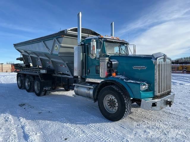 Kenworth T800B ماكينات الحصاة والخرسانة