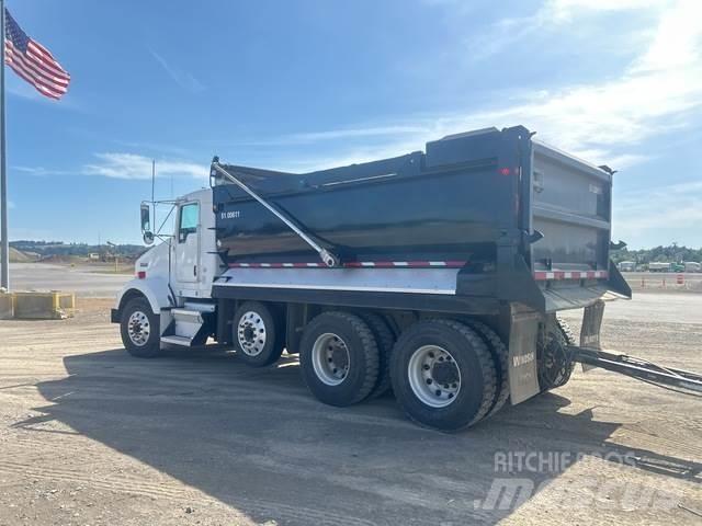 Kenworth T800B شاحنات أخرى