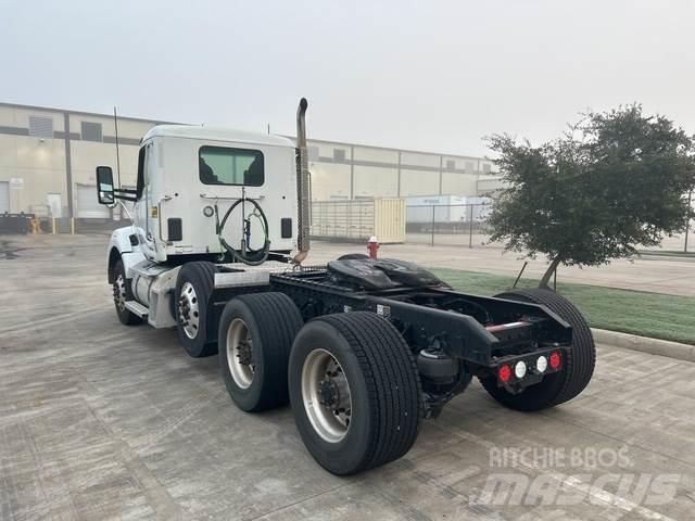 Kenworth T880 وحدات الجر