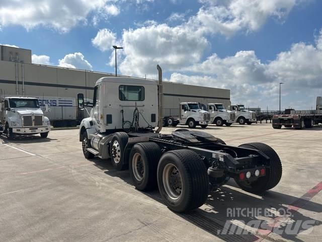 Kenworth T880 وحدات الجر