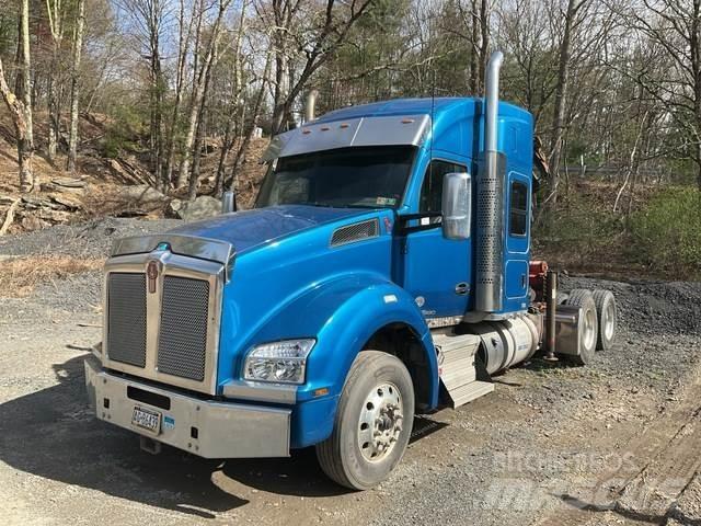 Kenworth T880 أخرى
