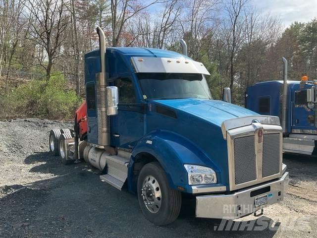 Kenworth T880 أخرى