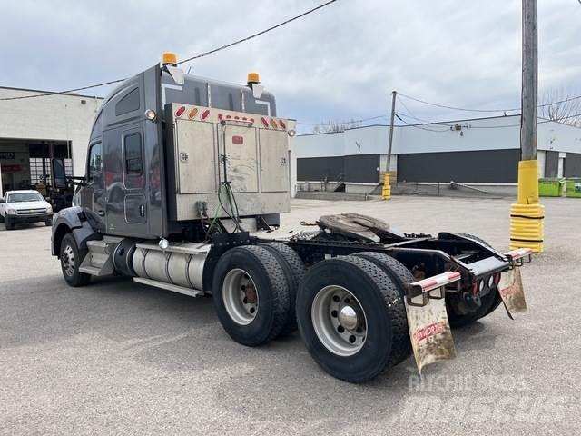 Kenworth T880 وحدات الجر