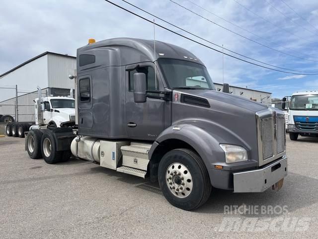 Kenworth T880 وحدات الجر
