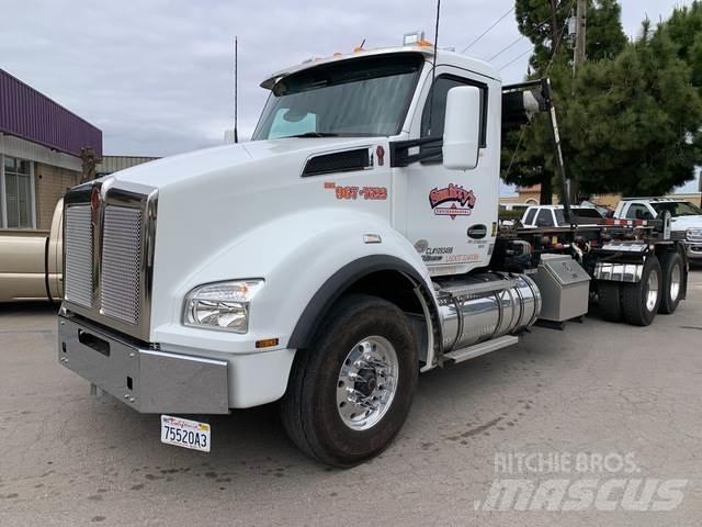 Kenworth T880 شاحنات لوادر