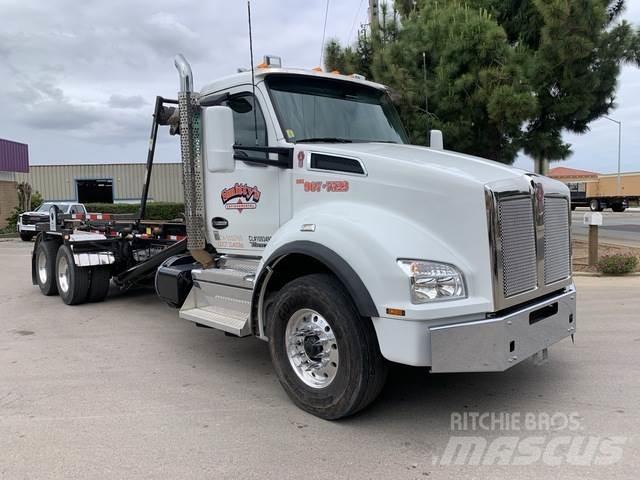 Kenworth T880 شاحنات لوادر