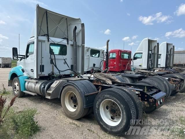 Kenworth T880 وحدات الجر