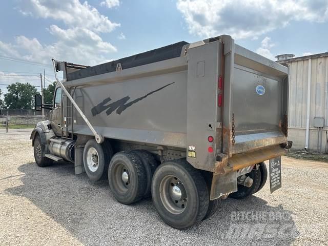 Kenworth T880 شاحنات قلابة