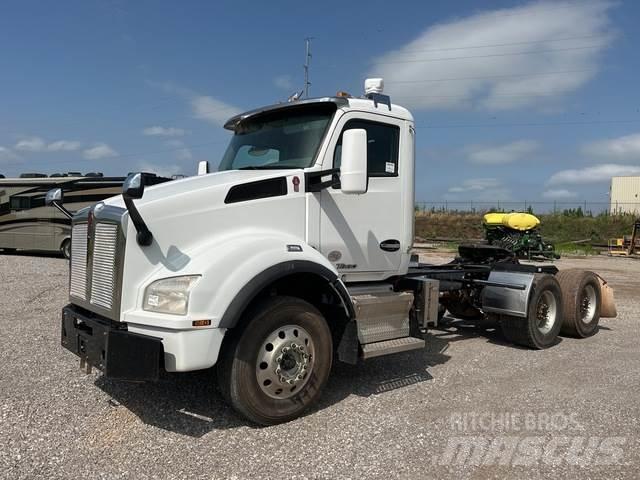 Kenworth T880 وحدات الجر