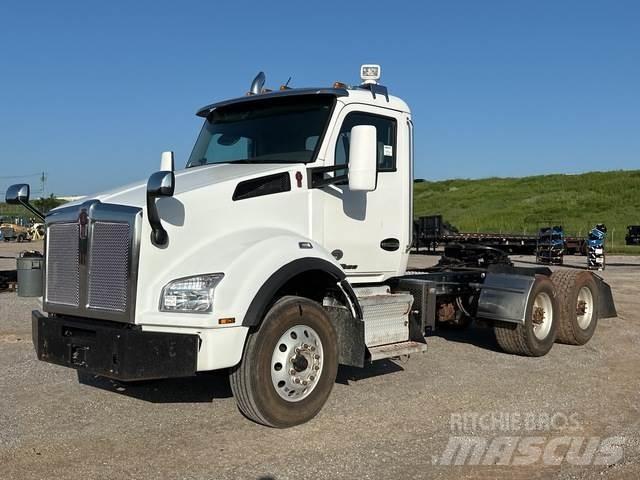 Kenworth T880 وحدات الجر