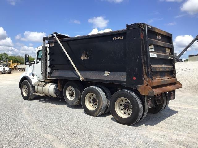 Kenworth T880 شاحنات قلابة