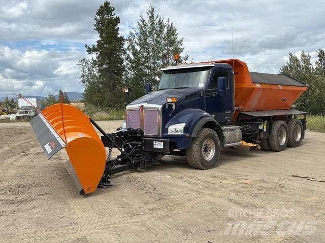 Kenworth T880 حراثات ونصول الجليد