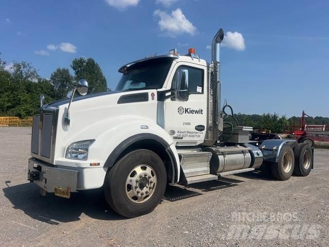 Kenworth T880 وحدات الجر