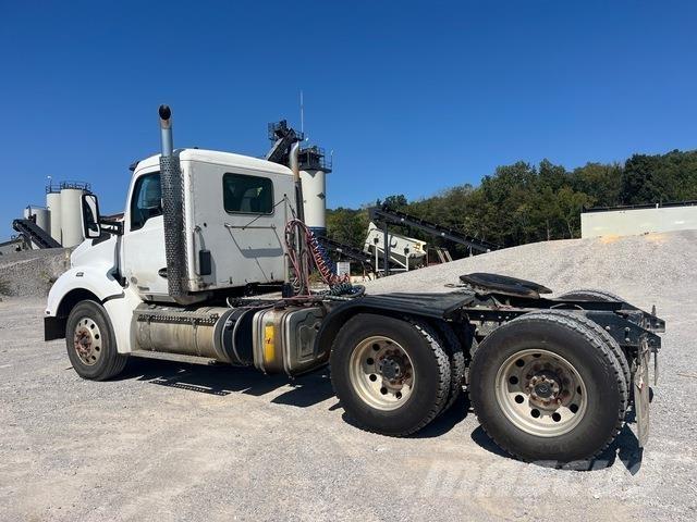 Kenworth T880 وحدات الجر