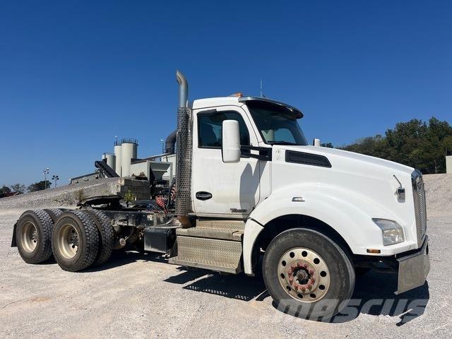 Kenworth T880 وحدات الجر
