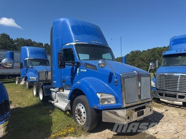 Kenworth T880 وحدات الجر
